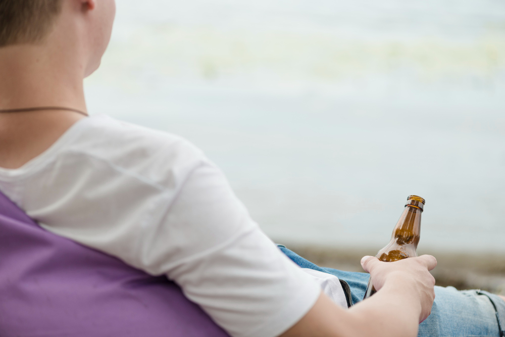 COMMENT RÉAGIR SI VOTRE JEUNE CONSOMME: NAVIGUER LES DÉFIS DE LA PARENTALITÉ